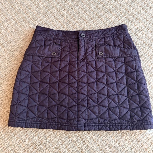 The North Face Dresses & Skirts - The North Face Women's Primaloft Quilted Skirt Size 4